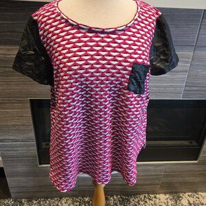 Nygård XL Pink Geometric Faux Leather Short Sleeve Top Blouse EUC